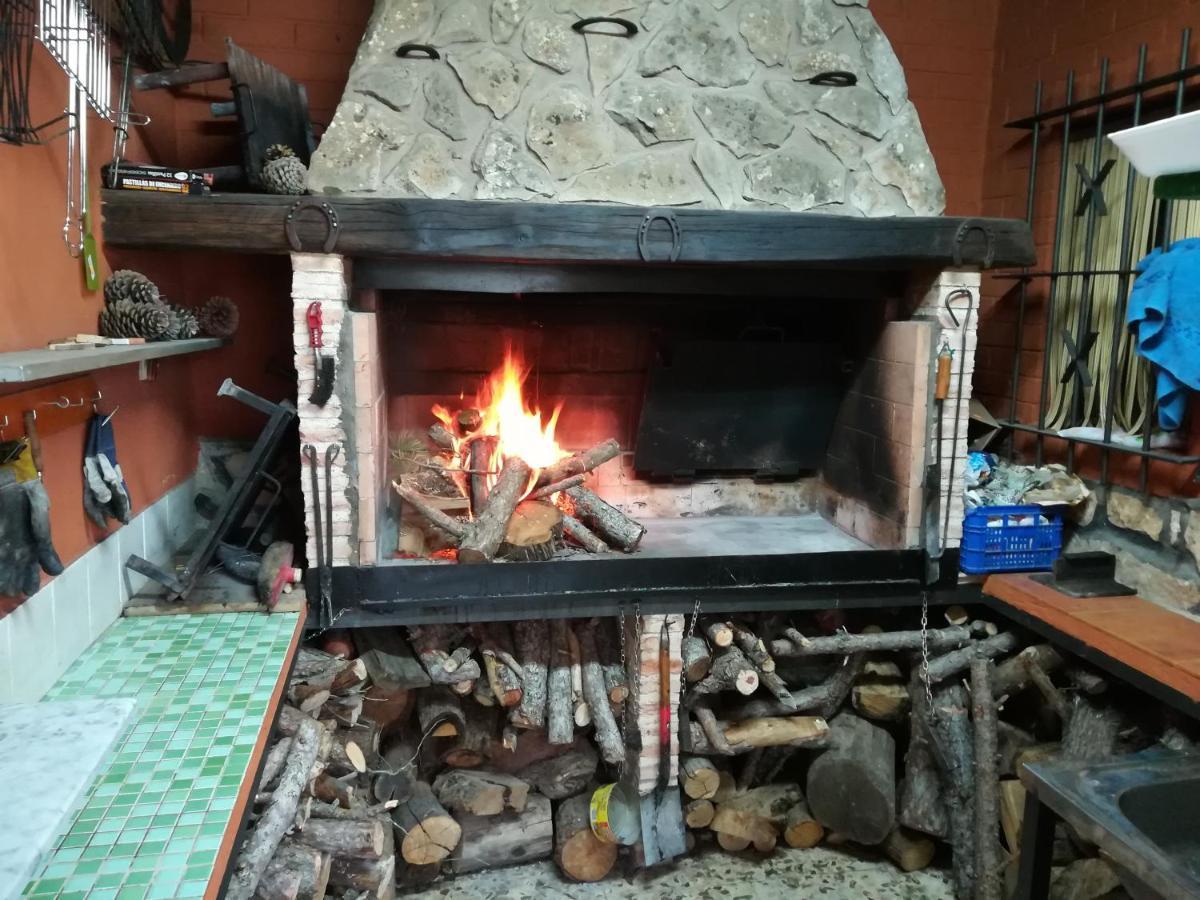 Hostal Fuente Del Gamellon Buenache de la Sierra Exterior foto