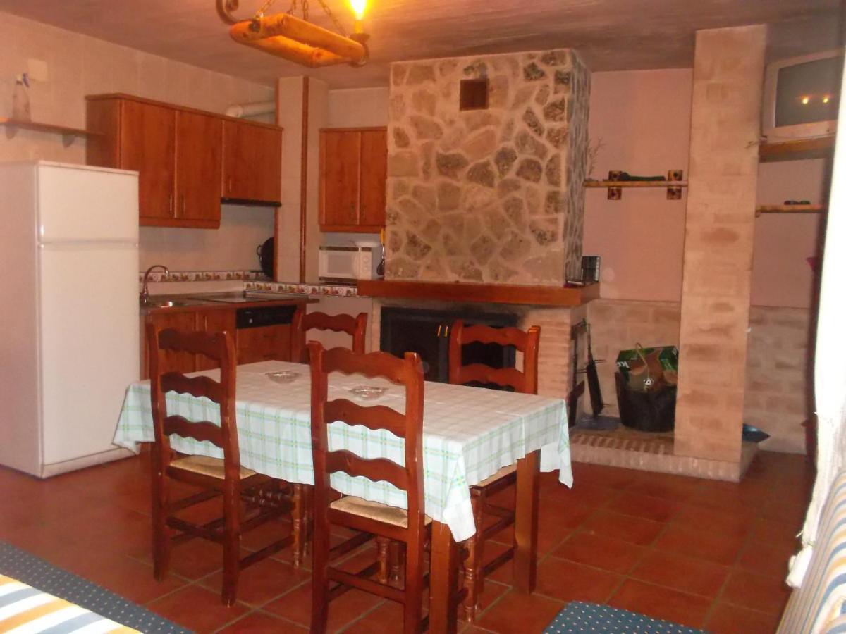 Hostal Fuente Del Gamellon Buenache de la Sierra Exterior foto