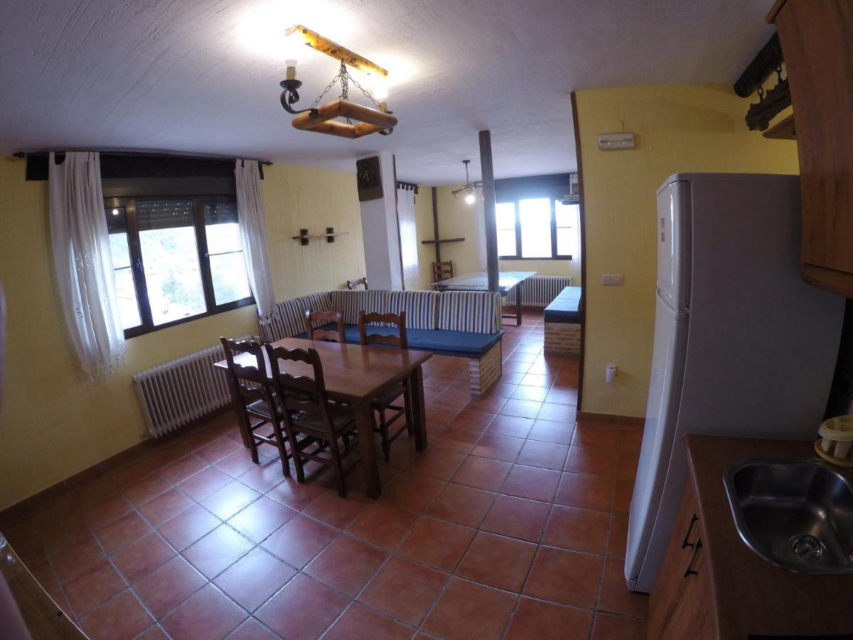 Hostal Fuente Del Gamellon Buenache de la Sierra Exterior foto