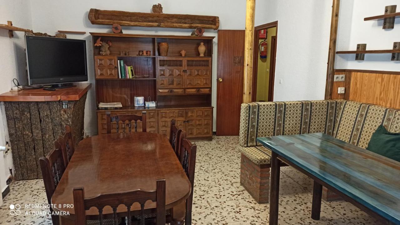 Hostal Fuente Del Gamellon Buenache de la Sierra Exterior foto