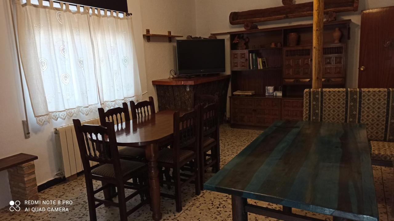 Hostal Fuente Del Gamellon Buenache de la Sierra Exterior foto