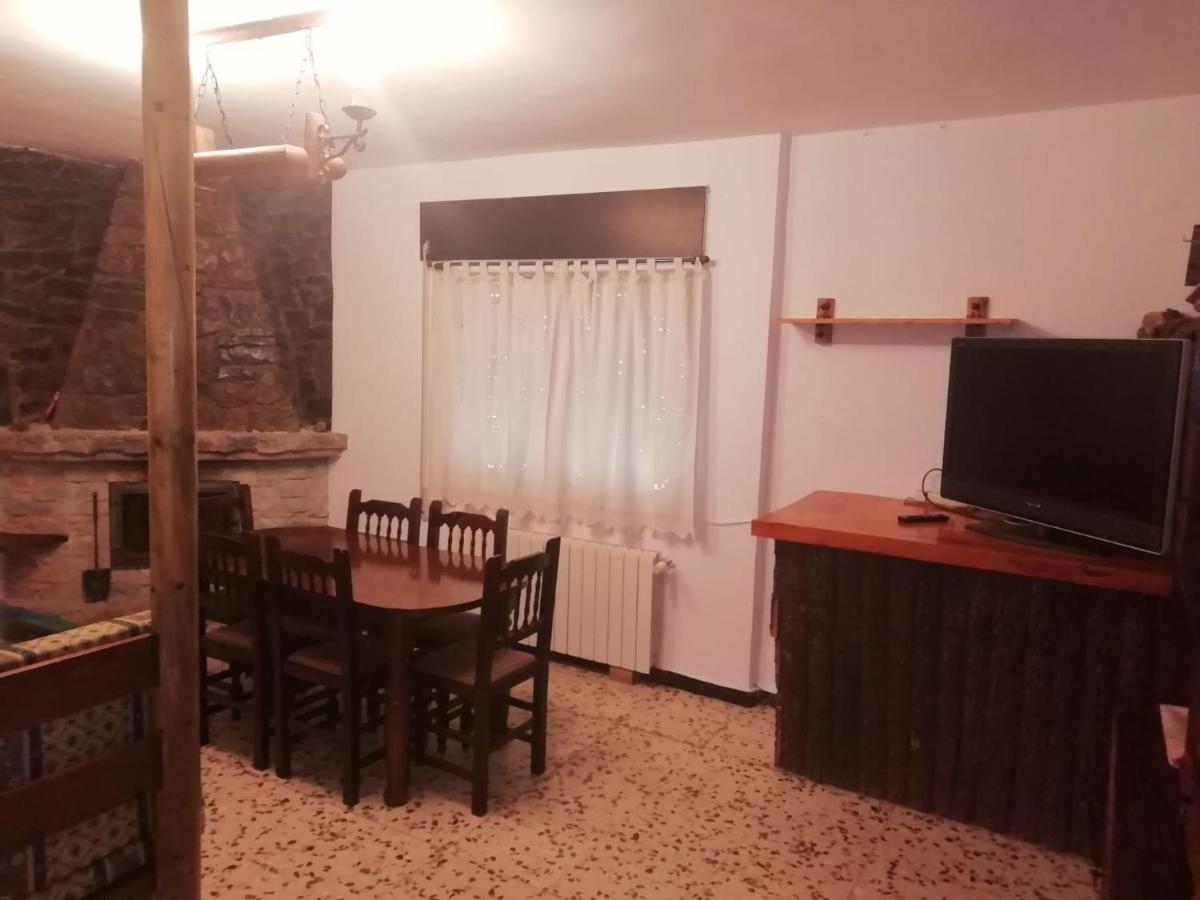 Hostal Fuente Del Gamellon Buenache de la Sierra Exterior foto
