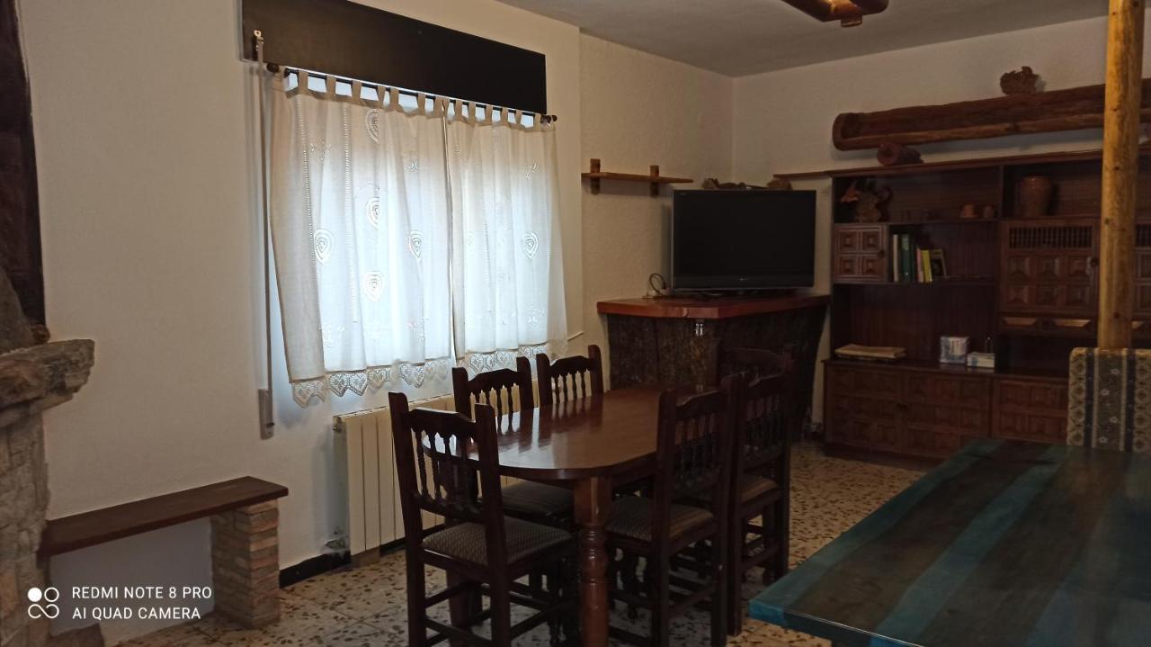 Hostal Fuente Del Gamellon Buenache de la Sierra Exterior foto