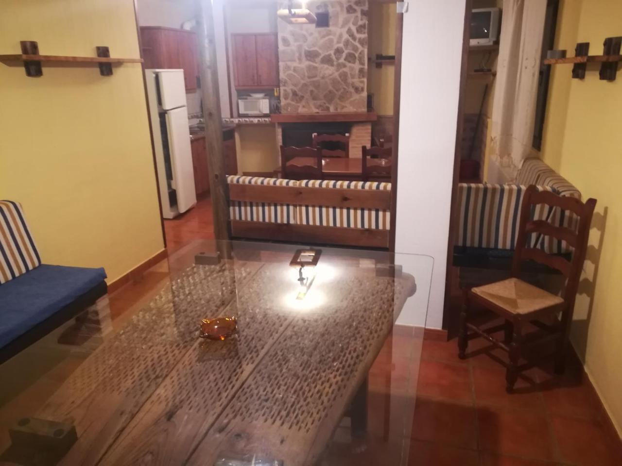 Hostal Fuente Del Gamellon Buenache de la Sierra Exterior foto