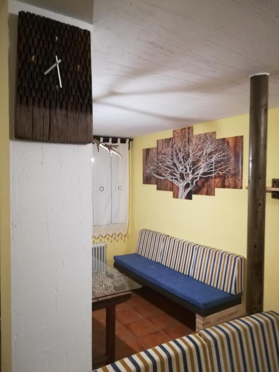 Hostal Fuente Del Gamellon Buenache de la Sierra Exterior foto