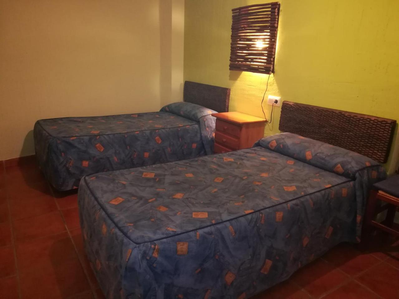 Hostal Fuente Del Gamellon Buenache de la Sierra Exterior foto