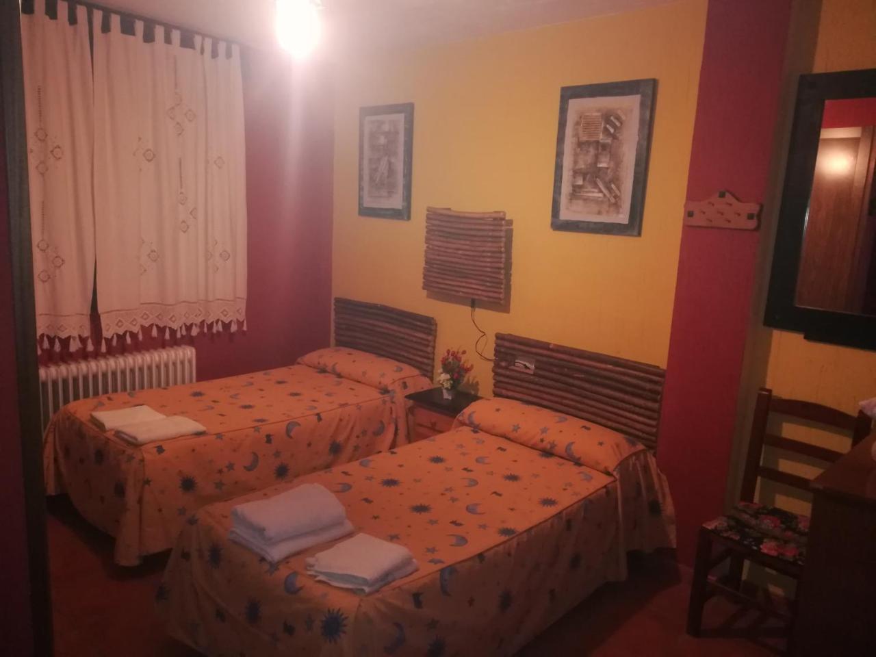 Hostal Fuente Del Gamellon Buenache de la Sierra Exterior foto