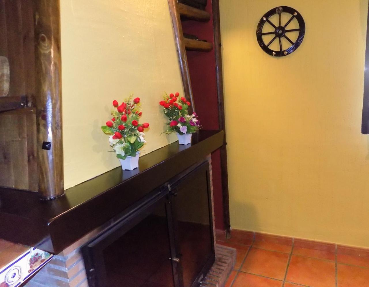 Hostal Fuente Del Gamellon Buenache de la Sierra Exterior foto