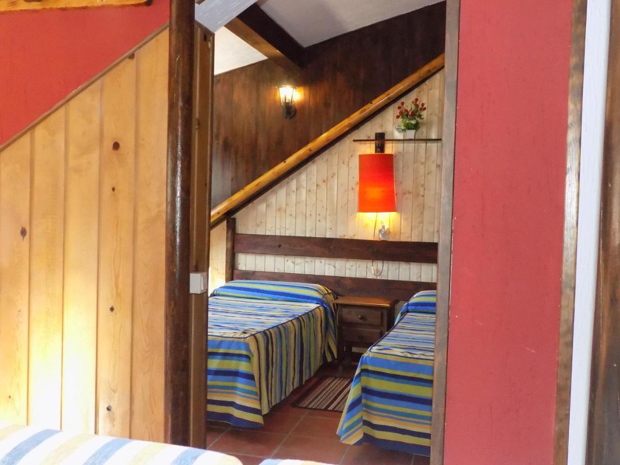 Hostal Fuente Del Gamellon Buenache de la Sierra Exterior foto