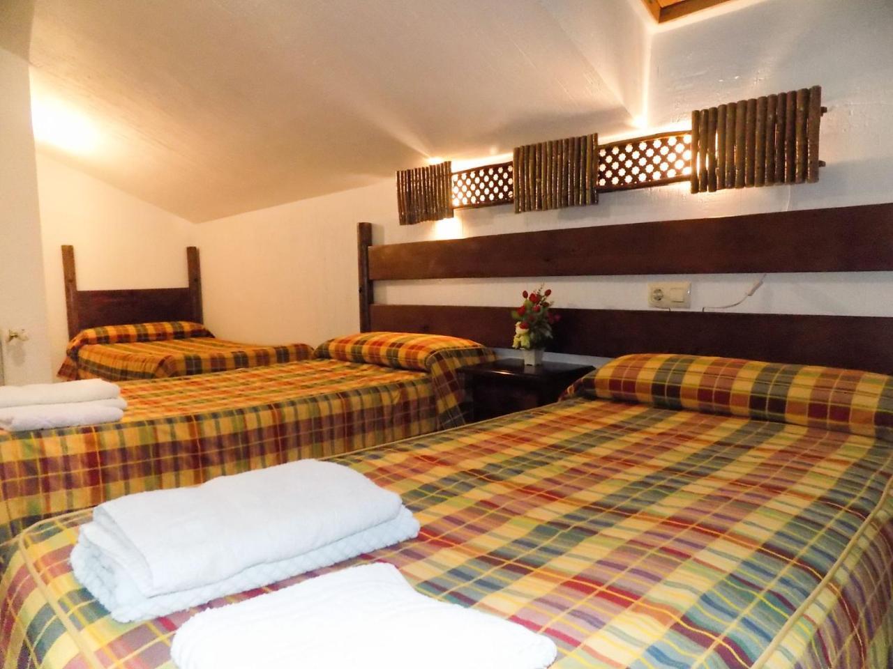 Hostal Fuente Del Gamellon Buenache de la Sierra Exterior foto