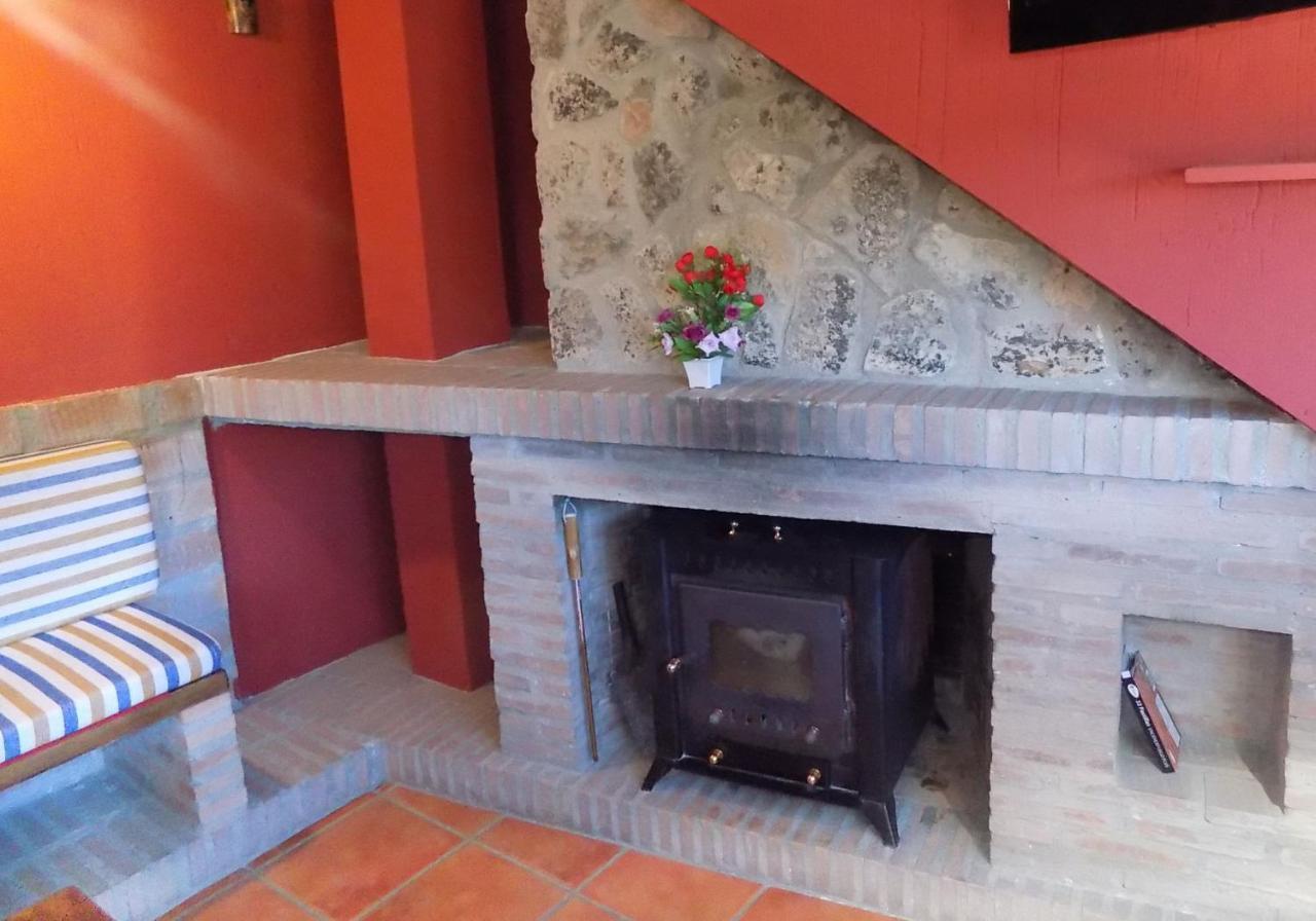 Hostal Fuente Del Gamellon Buenache de la Sierra Exterior foto