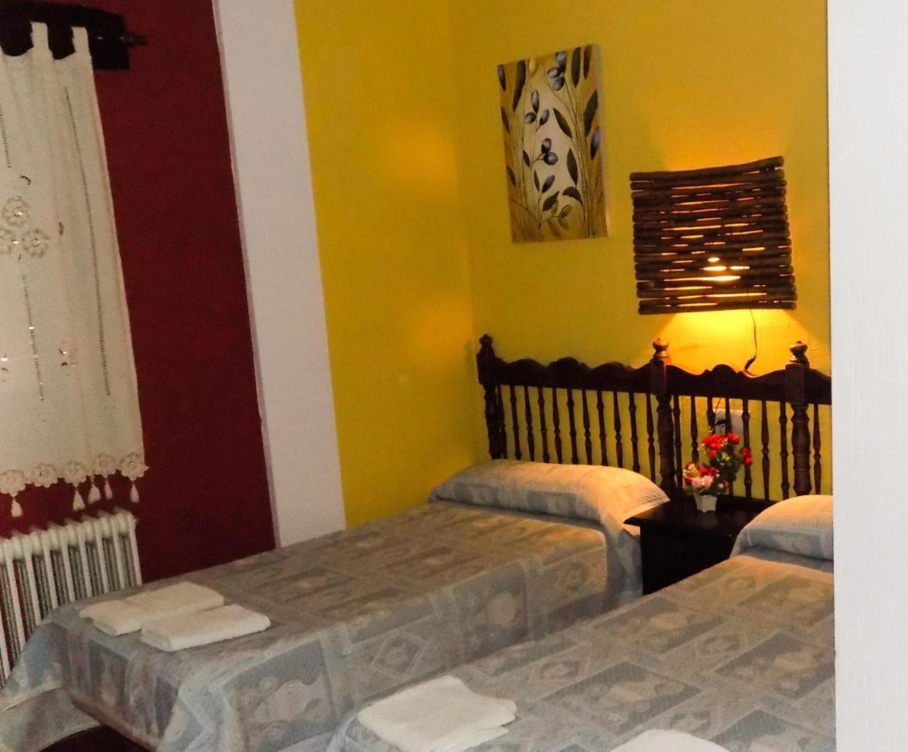 Hostal Fuente Del Gamellon Buenache de la Sierra Exterior foto